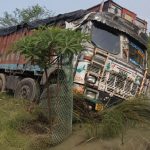 राजनगर में तड़के भीषण सड़क हादसा, हाईवा ने खड़े ट्रक को मारी जोरदार टक्कर